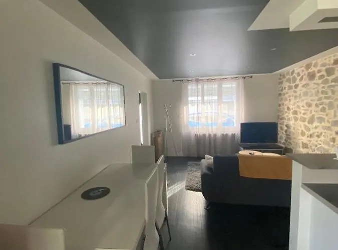 Maison Plein Centre Sur Yon